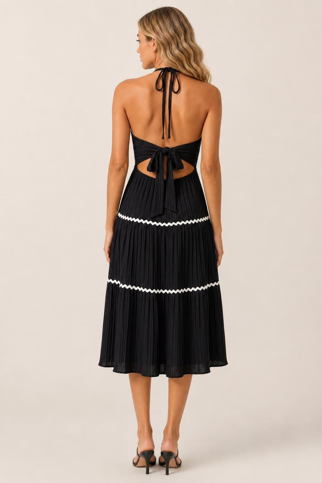 Madalena | Contrast-Trim Tiered Halter Maxi Dress