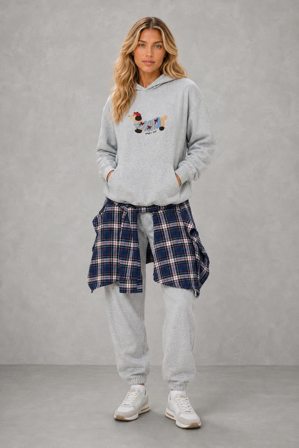 Bonnie | Dachshund-Detail Pullover Hoodie — lifestyle — Sofia [6654a133-05a0-420d-bedb-63a82e21bdd4]