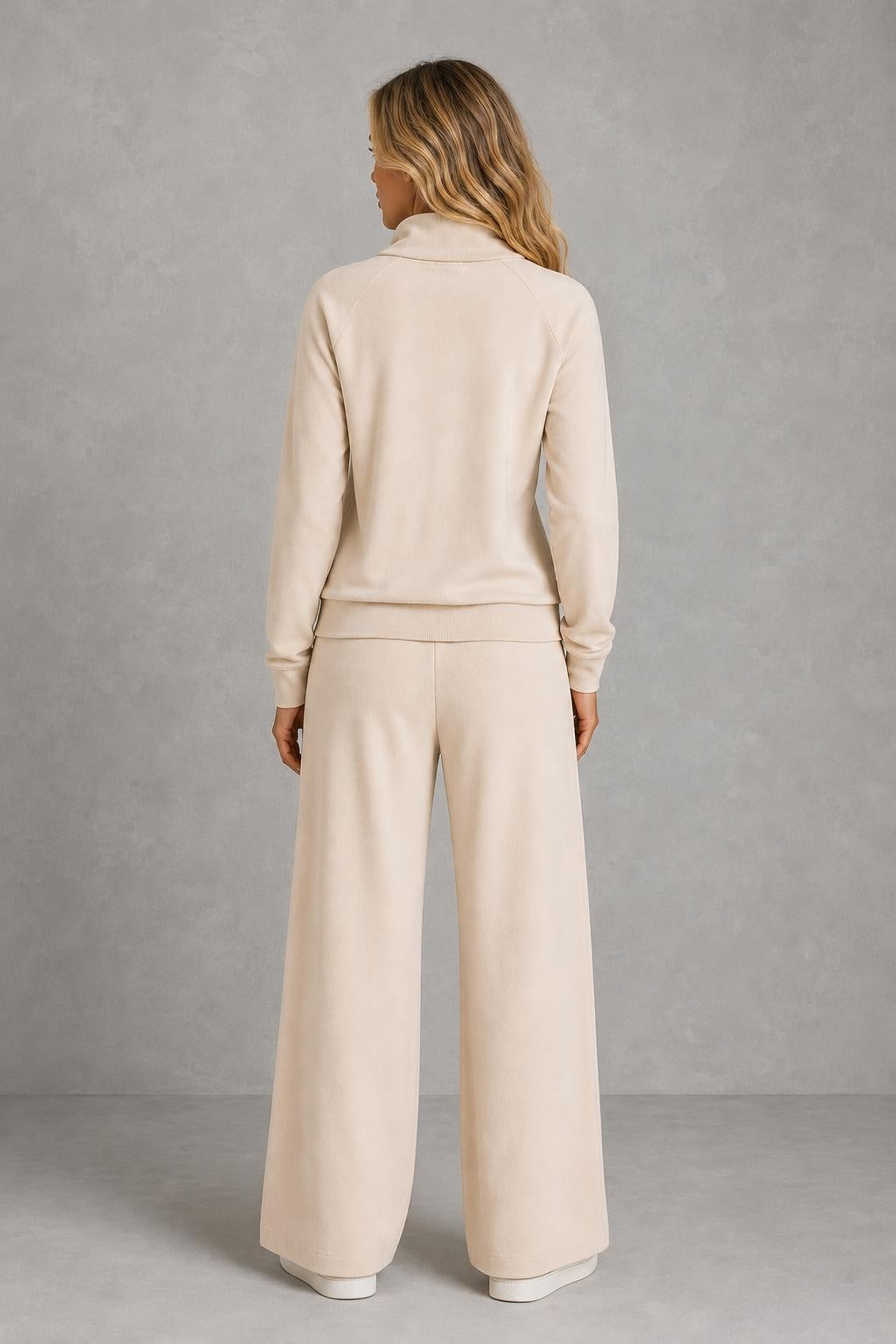 Ella | Half-Zip Wide-Leg Lounge Set — studio_back — Sofia [de49c3d5-7f37-4b3f-a971-156f4c40b8c4]