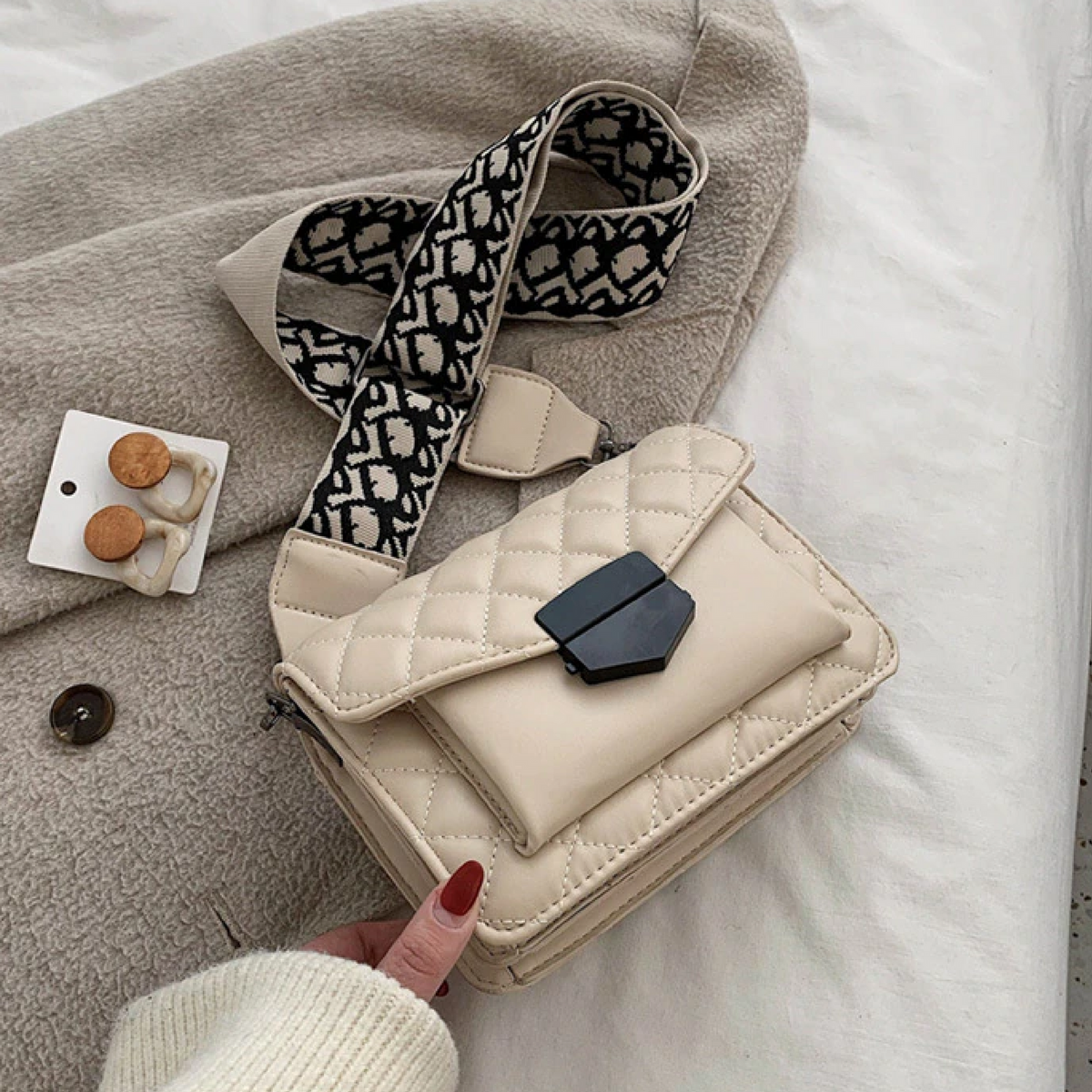 Isabella Timeless Allure | Stylish Shoulder Bag