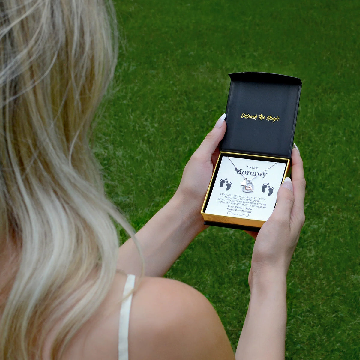 To My Mommy: Baby Feet Heart Pendant Necklace Gift Set